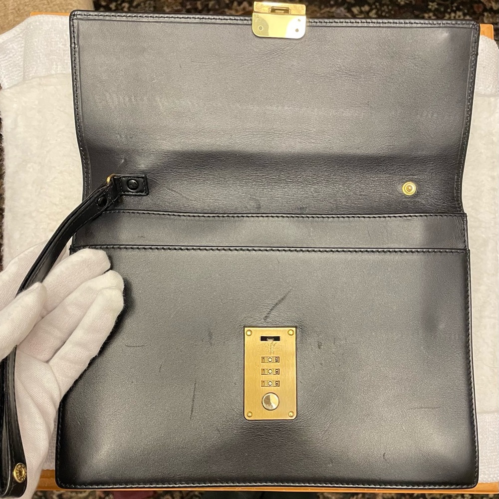 Dunhill Authentic Vintage Black Lockable Leather Clutch/Wristlet w/ Gold Accents - Picture 9 of 16